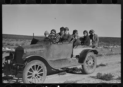 The Harshenberger [i.e. Harshbarger] family going to town in their…, Montana, 1937
