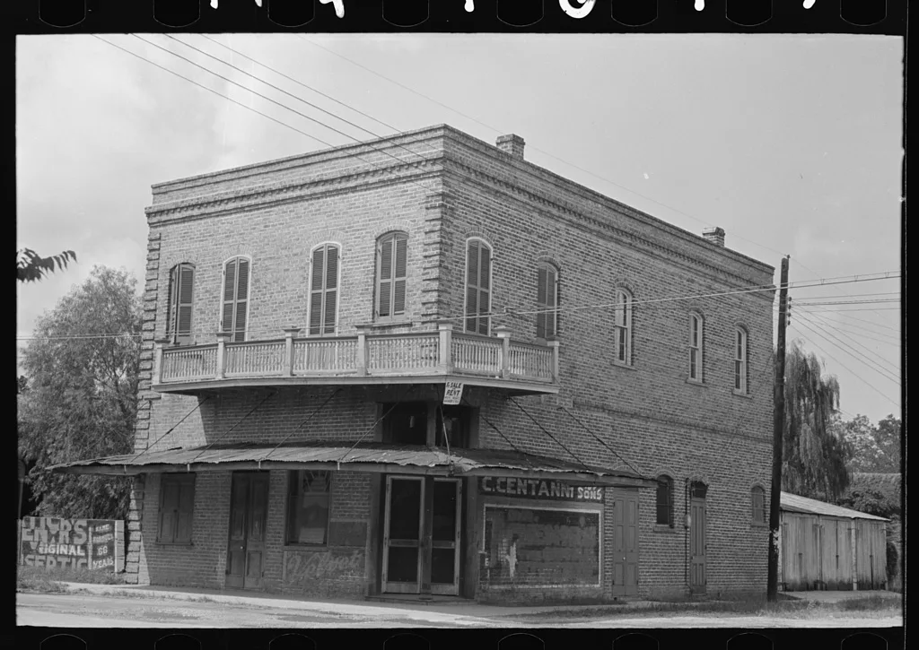 Vacant building, Kenner, Louisiana, 1938