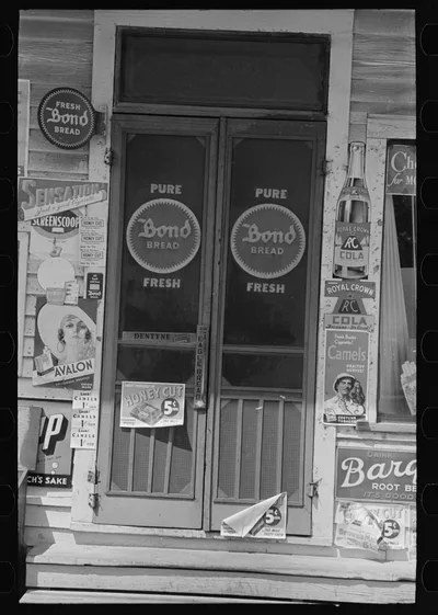 Entrance to store, Kenner, Louisiana, 1938