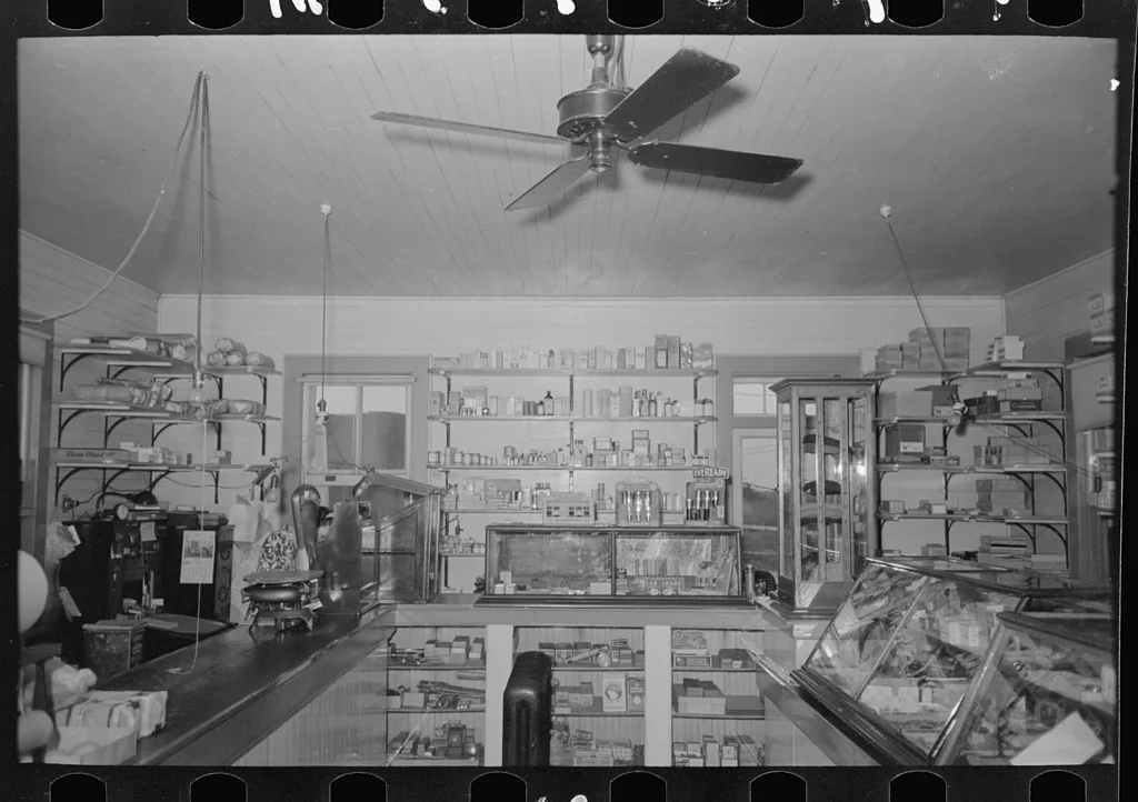 Interior of general store, Pilottown, Louisiana, 1938