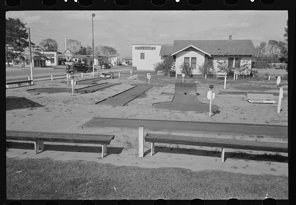 Miniature golf course, McAllen, Texas, 1939