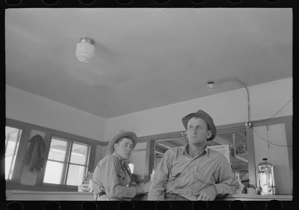Residents of Raymondville, Texas in restaurant, 1939