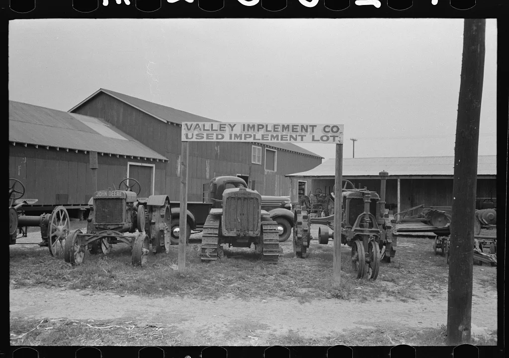 Used farm implement lot, Harlingen, Texas, 1939