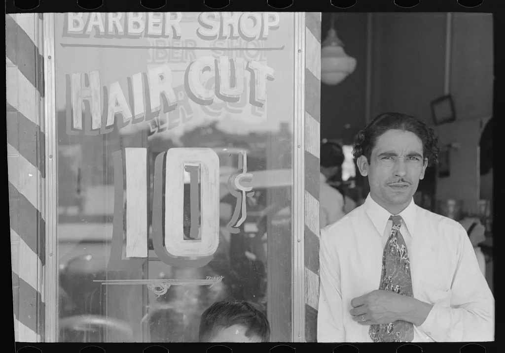 Mexican barber, San Antonio, Texas, 1939