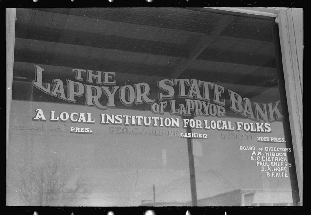 La Pryor, Texas. Bank window, 1939