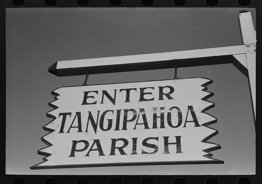 Sign near Hammond, Louisiana, strawberry center, 1939