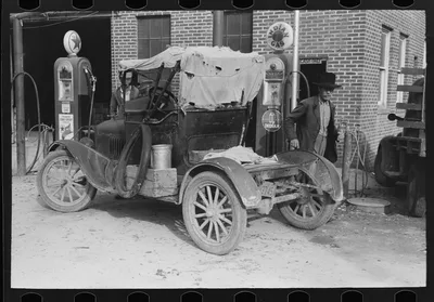 Farmer's car, Brownwood, Texas, 1939