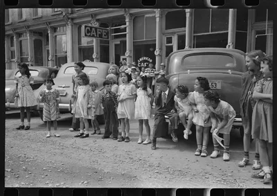Children watching the Labor Day parade, Silverton, Colorado, 1940