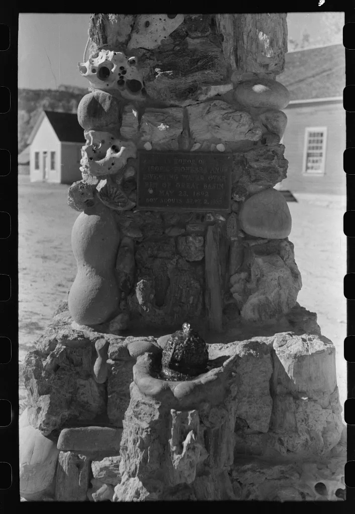 Fountain. Tropic, Utah, 1940