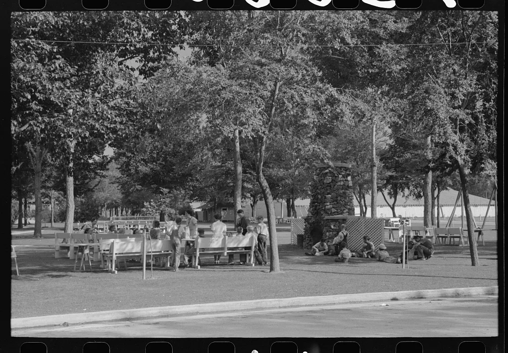 Picnickers' park. Caldwell, Idaho, 1941