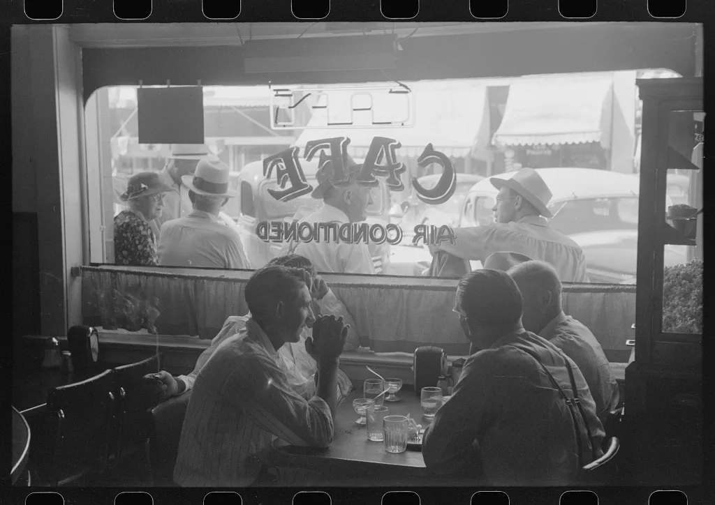 Cold drinks on Fourth of July. Vale, Oregon, 1941