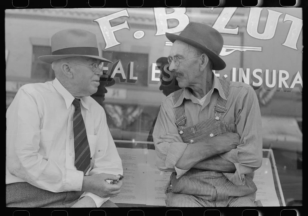 Street scene, Fourth of July, Vale, Oregon, 1941