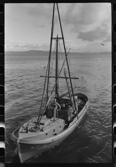 Fishing boat, Astoria, Oregon, 1941