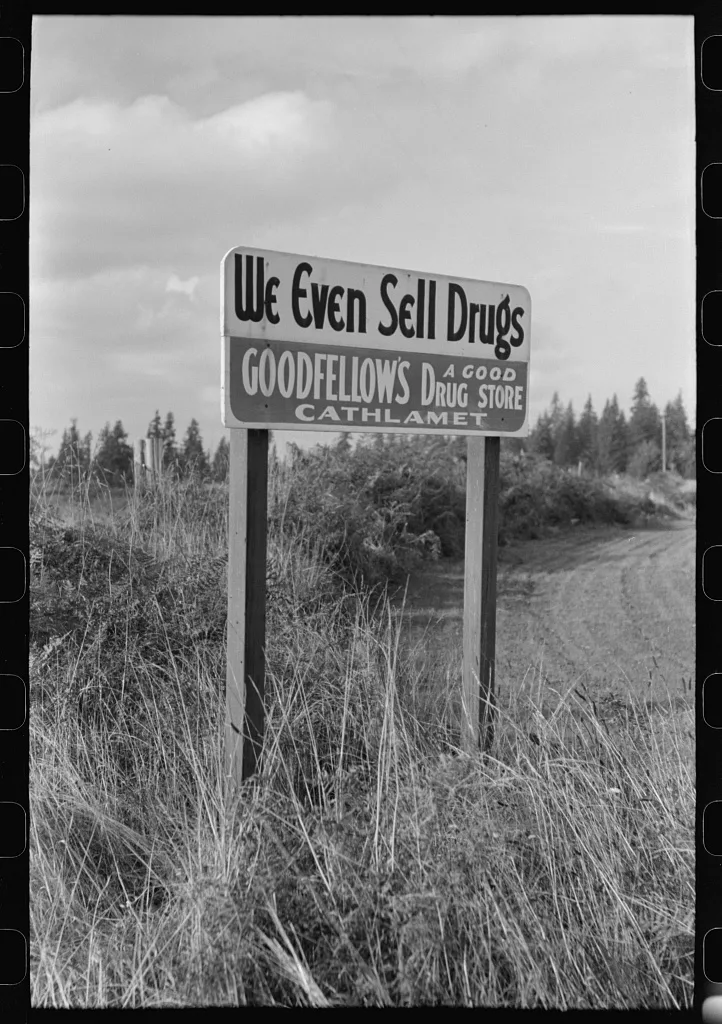 Sign on outskirts of Cathlamet, Washington, 1941