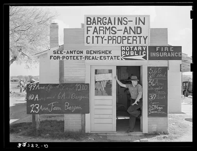 Real estate office. Poteet, Texas, 1939