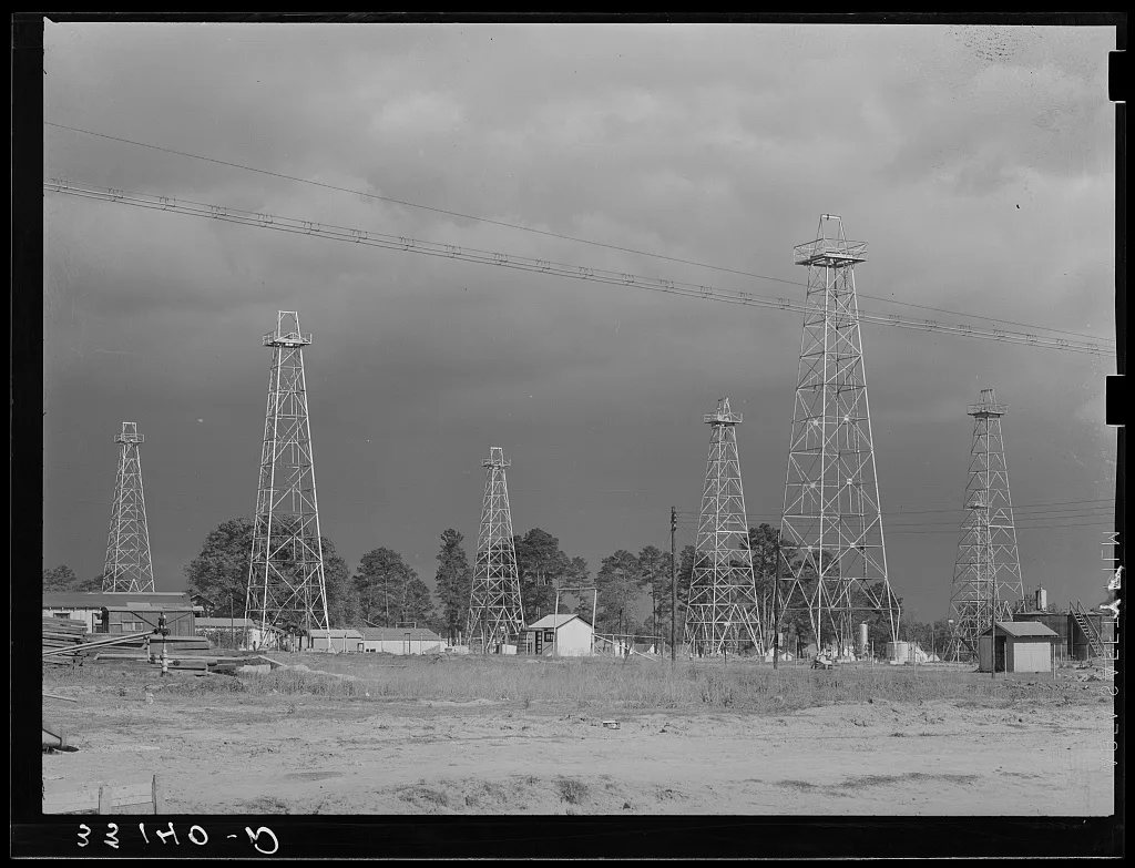 Oil derricks. Kilgore, Texas, 1939