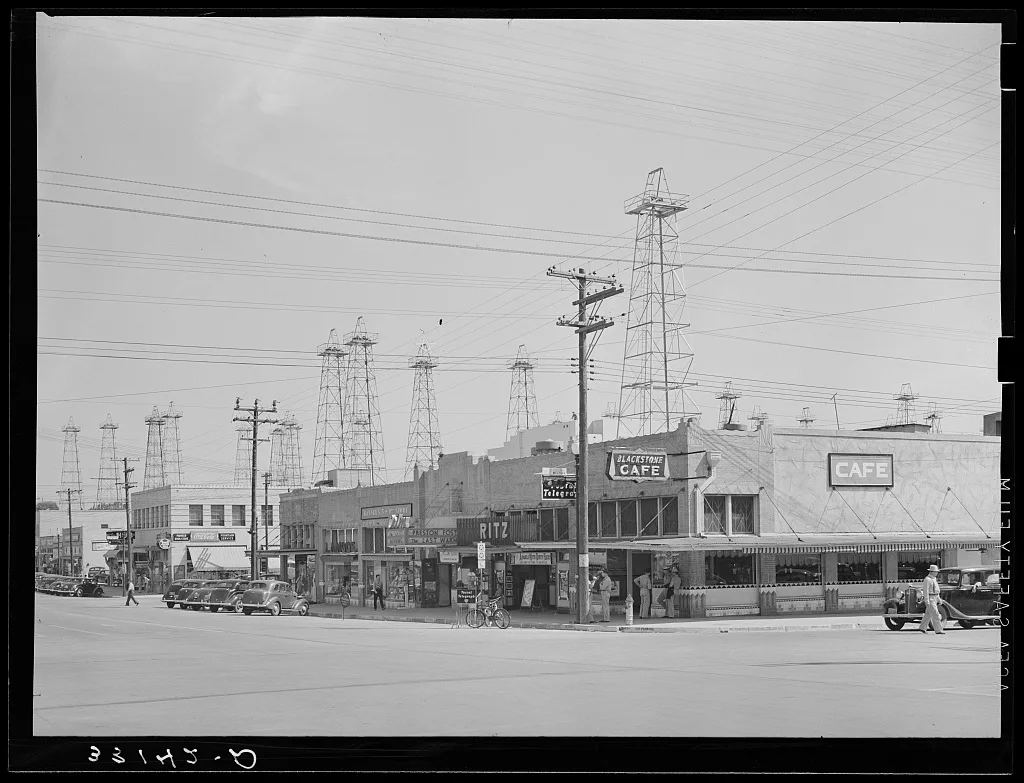 Street scene. Kilgore, Texas, 1939
