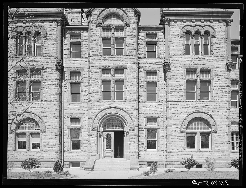 Detail of courthouse at Cuero, Texas, 1940