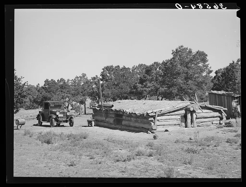 Dugout home of Faro and Doris Caudill. Pie Town, New Mexico, 1940