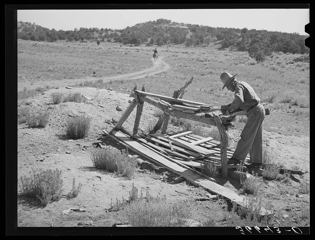 Abandoned well on farm at Pie Town, New Mexico, 1940