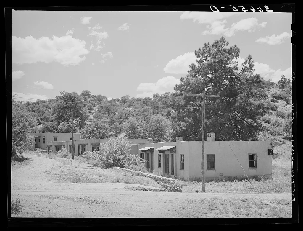 Company housing at Tyrone, New Mexico, 1940