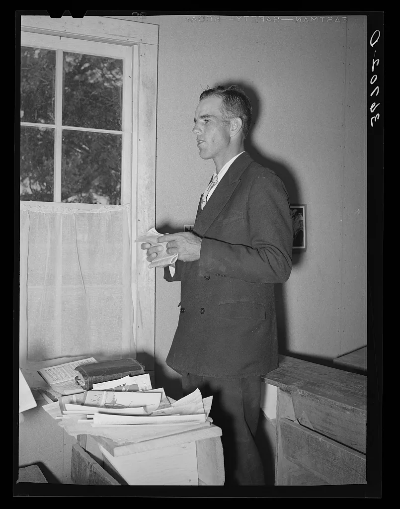Jack Whinery leading the Sunday school discussion. Pie Town, New…, New Mexico, 1940