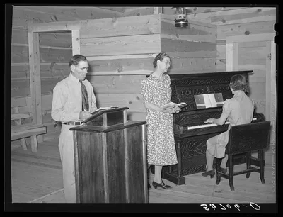 Singing at church services. Pie Town, New Mexico, 1940