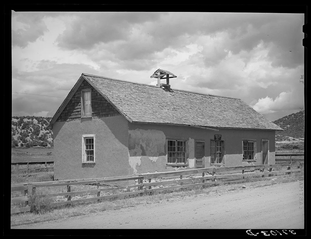 Old schoolhouse. Penasco, New Mexico, 1940