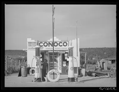 Filling station is only building of modern design in the…, New Mexico, 1940