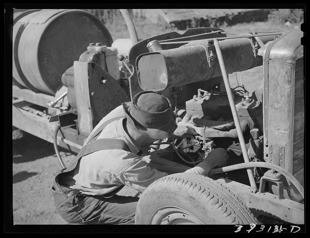 [Untitled photo, possibly related to: Pouring gasoline into tank of…, Utah, 1940