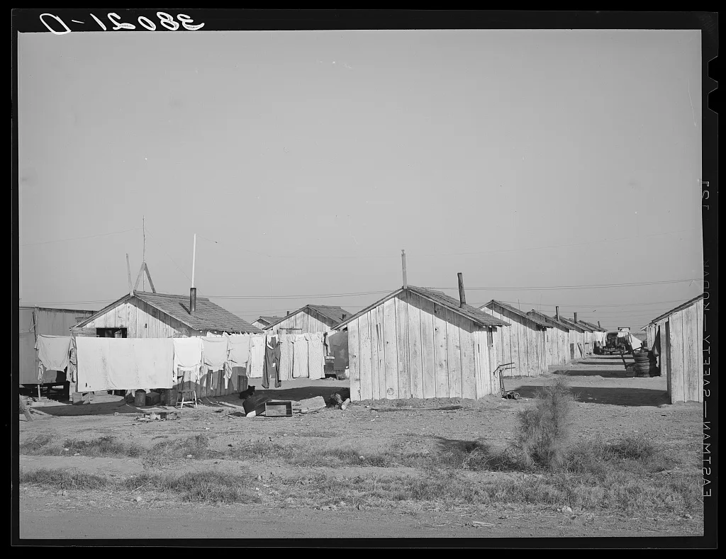 Housing for white transient workers at Giffen Ranch. Southwest…, California, 1940