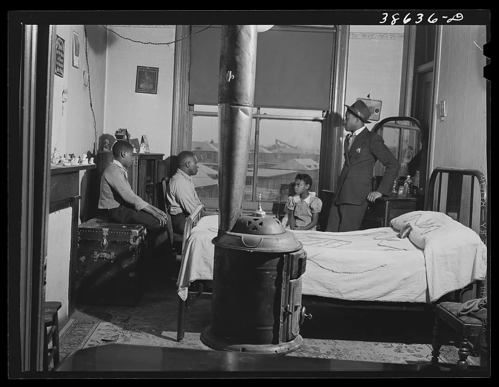 Front room of apartment rented by Negroes. Ida B. Wells Housing…, Illinois, 1941