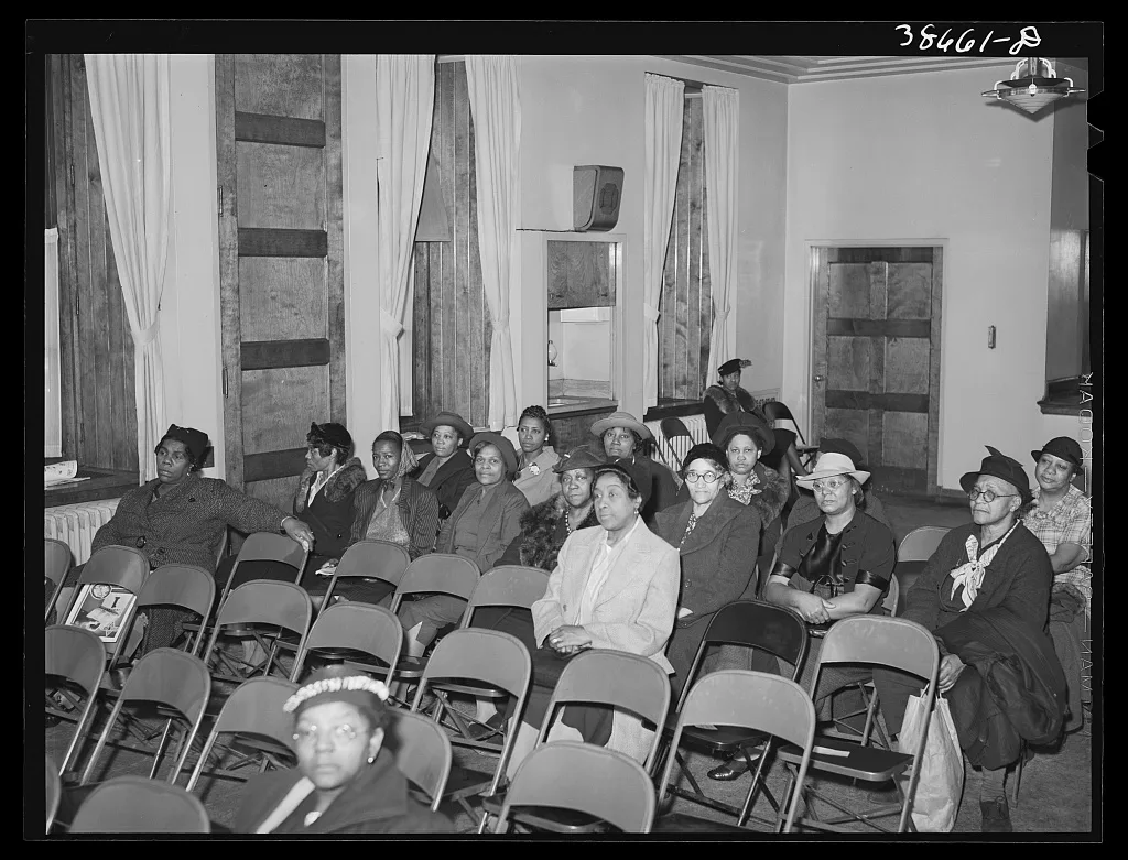 Waiting at the clinic of the Negro hospital. Chicago, Illinois, 1941