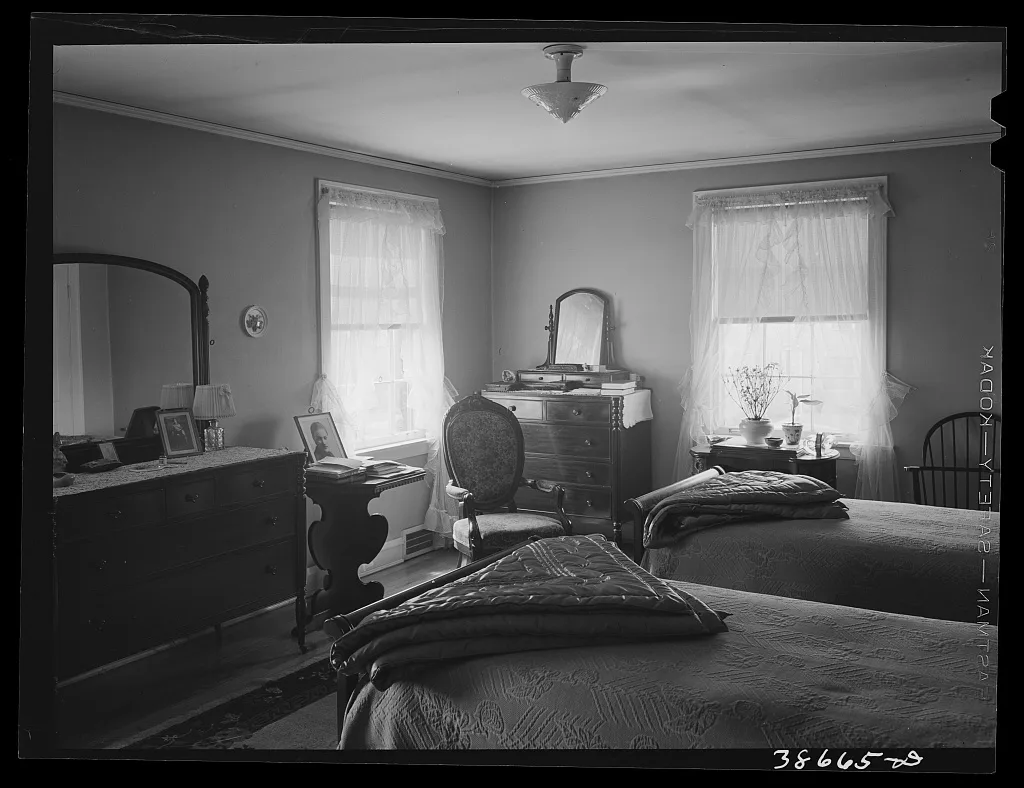 [Untitled photo, possibly related to: Master bedroom in home of…, Illinois, 1941