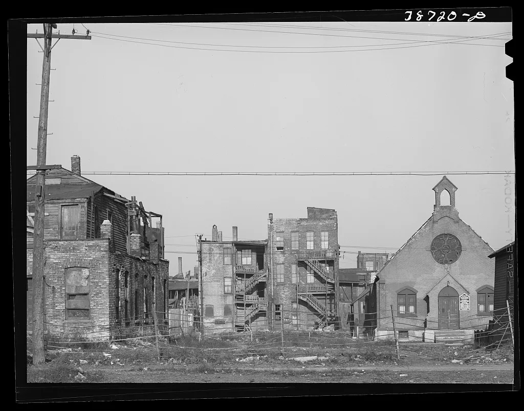 Chicago, Illinois. Scene in Negro section, 1941