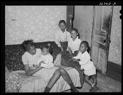 Family on relief. Chicago, Illinois, 1941