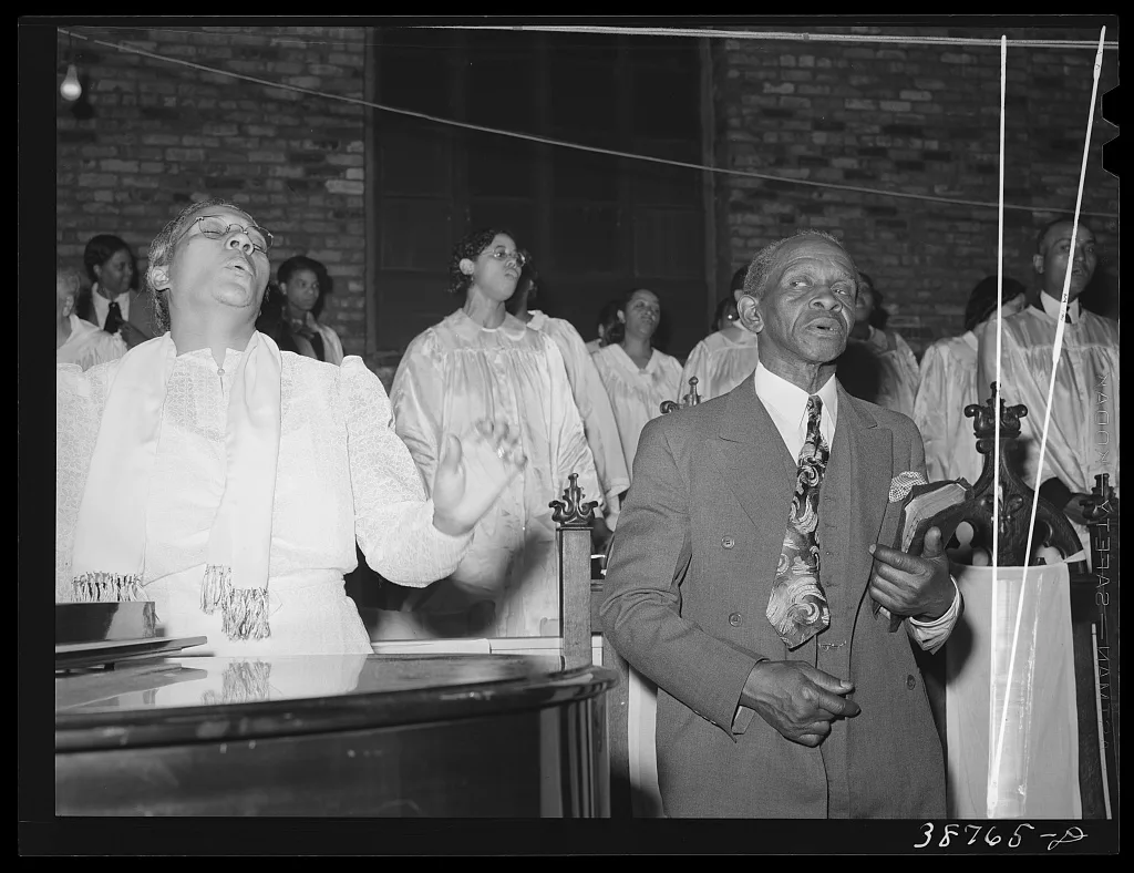 Singing at a Pentecostal church. Chicago, Illinois, 1941