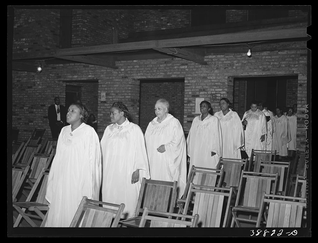 Processional of the choir of the Pentecostal church. Chicago, Illinois, 1941