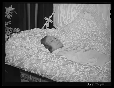 [Untitled photo, possibly related to: Death. Chicago, Illinois], 1941