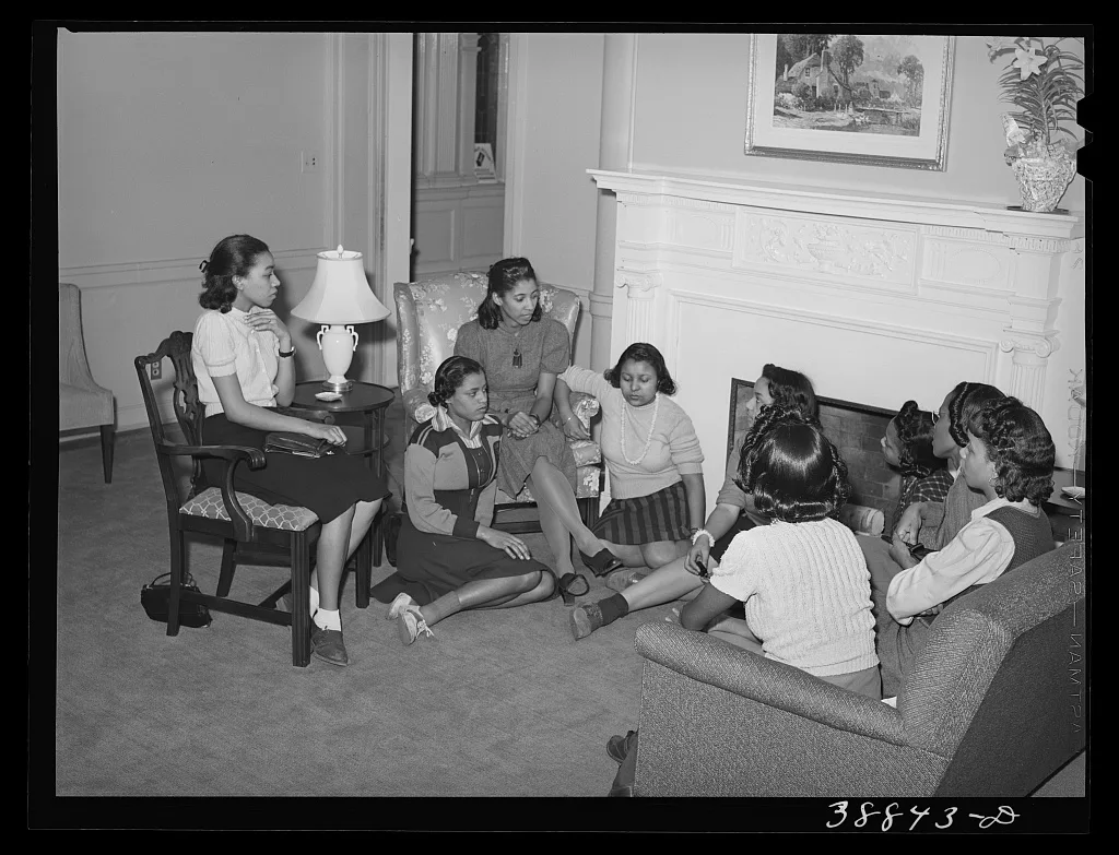 Meeting of NYA (National Youth Administration) girls with an…, Illinois, 1941