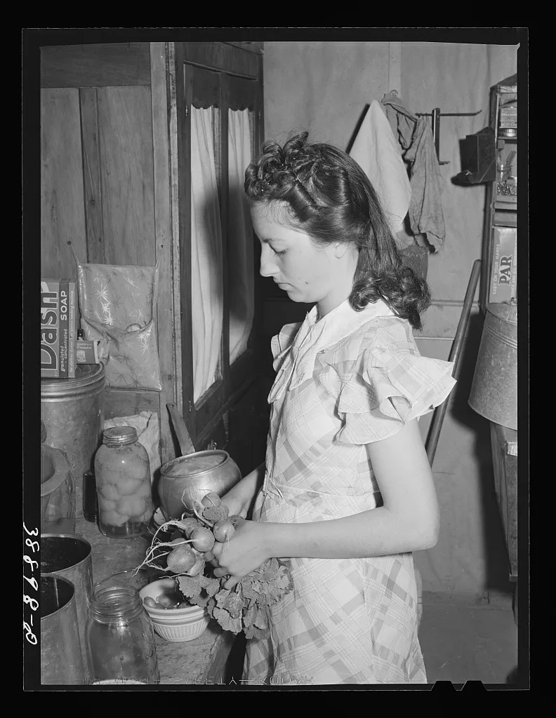 Daughter of Mr. Browning, FSA (Farm Security Administration)…, Oregon, 1941