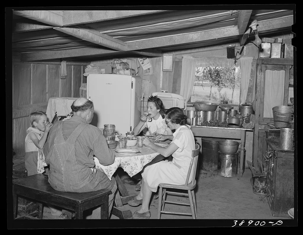 The Browning family eating lunch. They are FSA (Farm Security…, Oregon, 1941