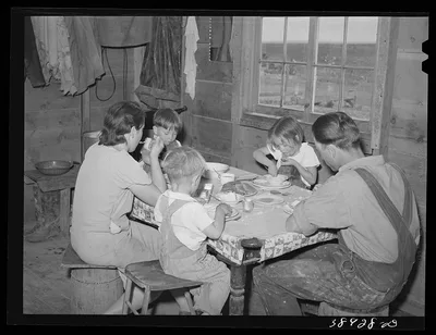 The Ray Halstead family eating dinner. They are FSA (Farm Security…, Oregon, 1941