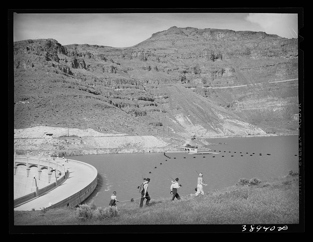 Family going fishing in the Owyhee Reservoir. Malheur County, Oregon.…, 1941
