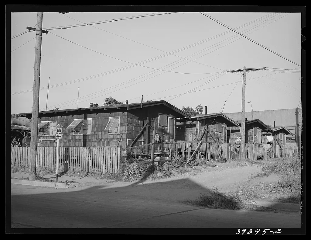 Alley housing in Mexican section. San Diego, California, 1941