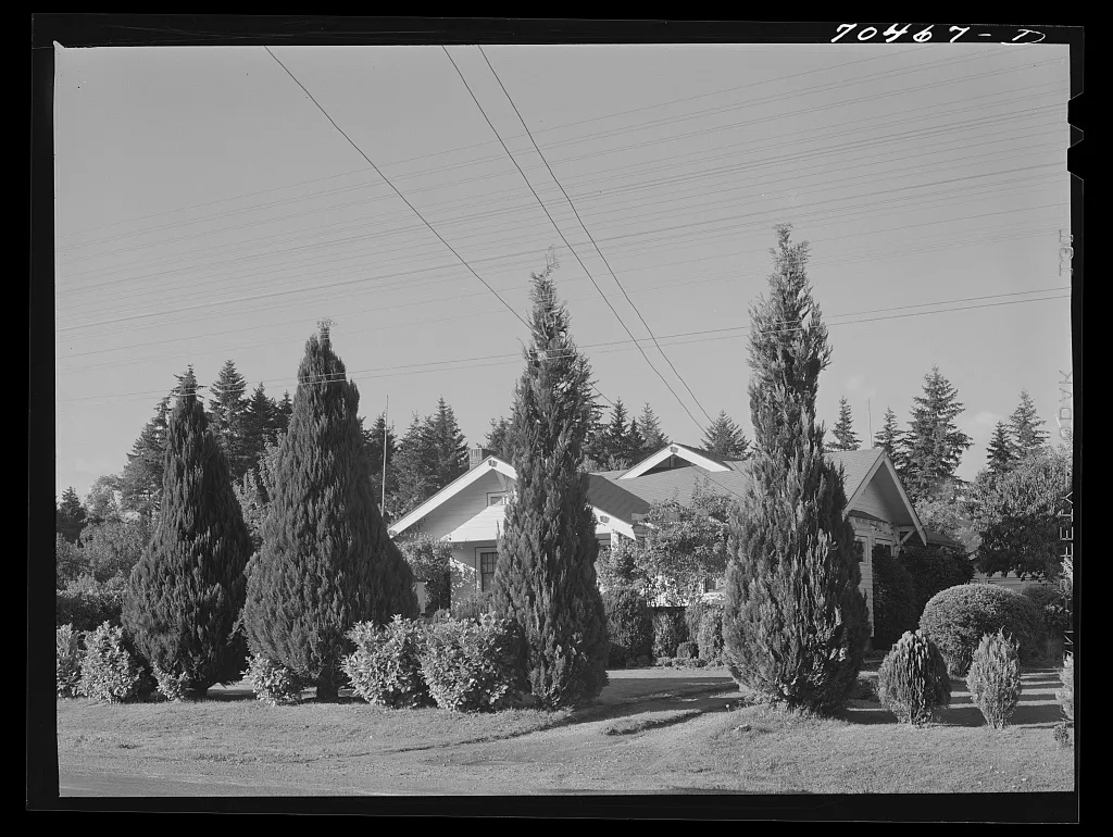 House in suburbs of Portland, Oregon, 1941