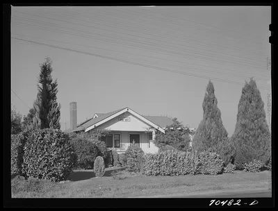 House in suburbs of Portland, Oregon, 1941