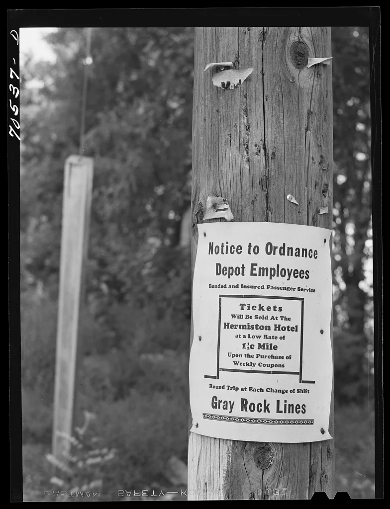 Sign at Umatilla ordnance depot. Hermiston, Oregon, 1941