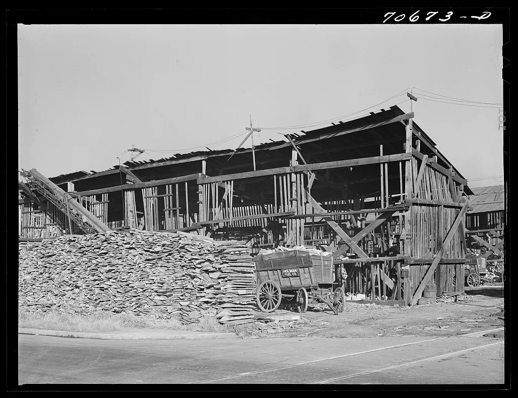 Portland, Oregon. Woodyard, 1941