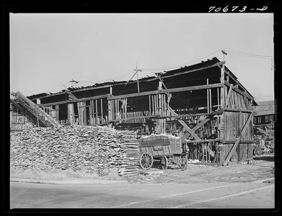 Portland, Oregon. Woodyard, 1941